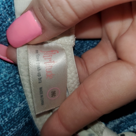 Bra - Picture 3 of 3